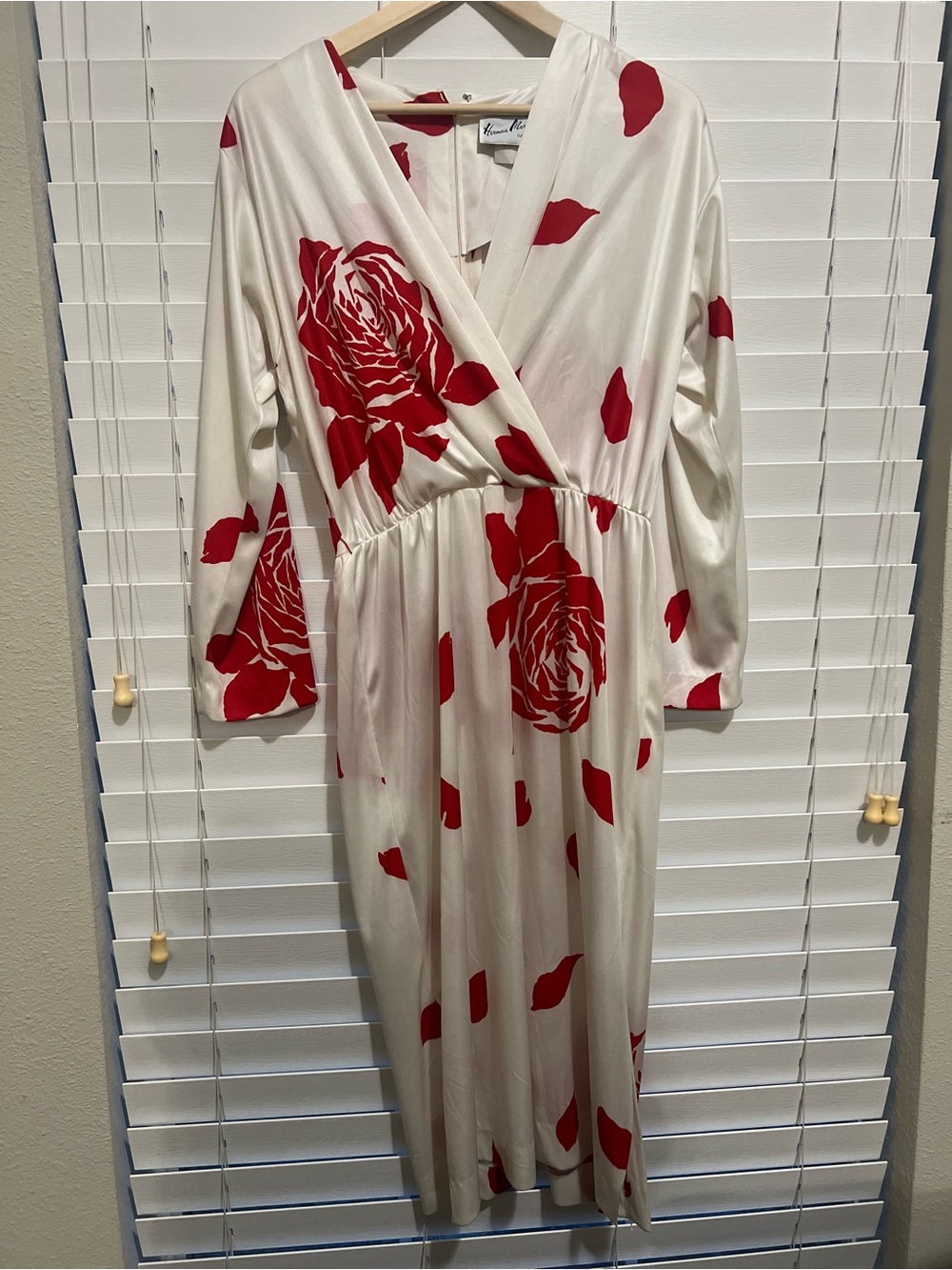 Vintage Herman Marcus Of Dallas Red Rose Maxi Dress No Belt Retro 70’s Chic - Picture 8 of 14